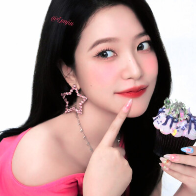 “Red Velvet, Red Ocean!”