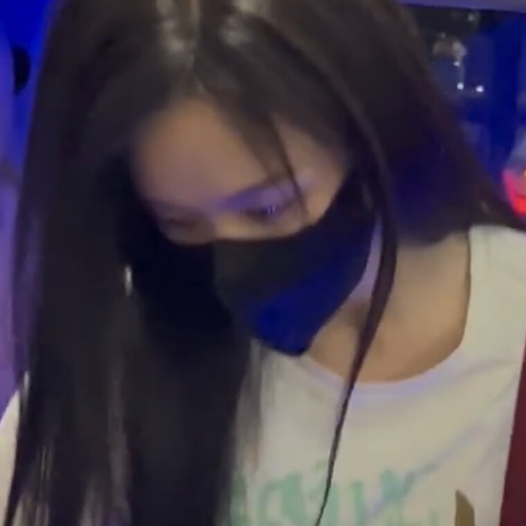 像个小娃娃