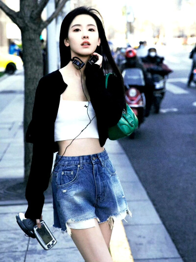 陈都灵