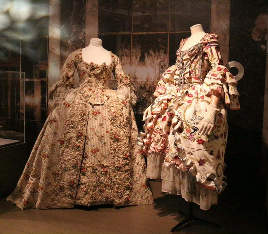 robe a la francaise, 1755-60
via FIT博物馆 ​​​