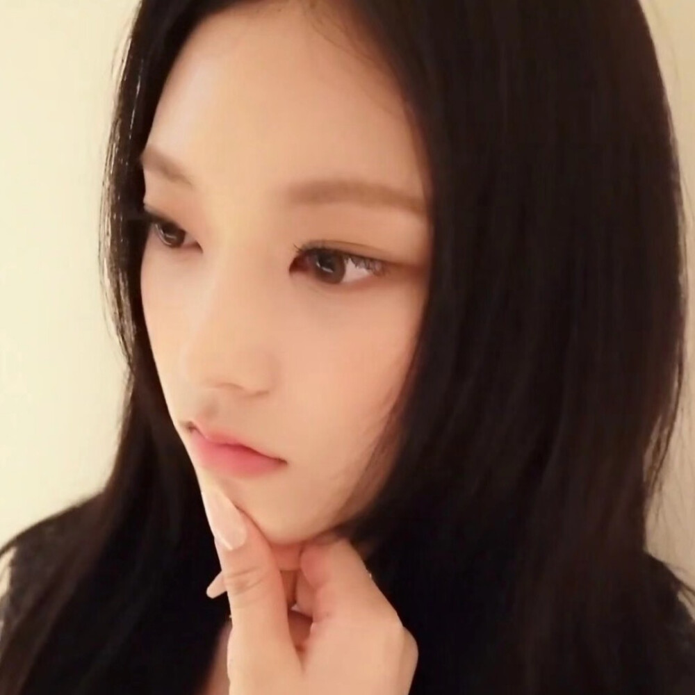 这只猫被窝带肘了