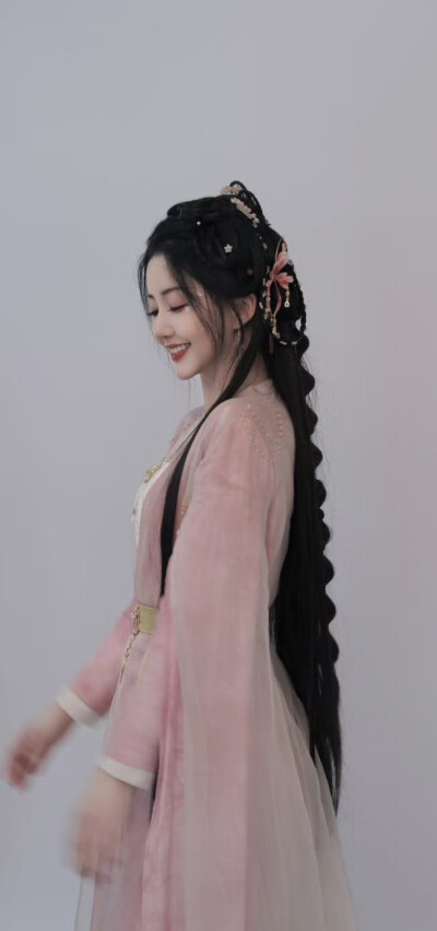 陈欣予《仿妆》