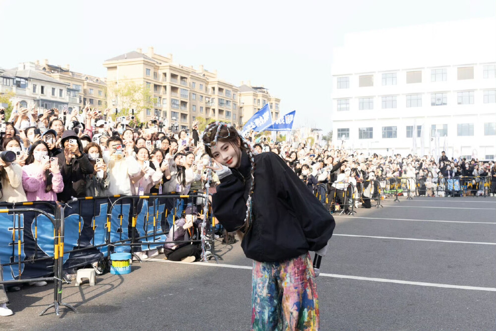 鞠婧祎