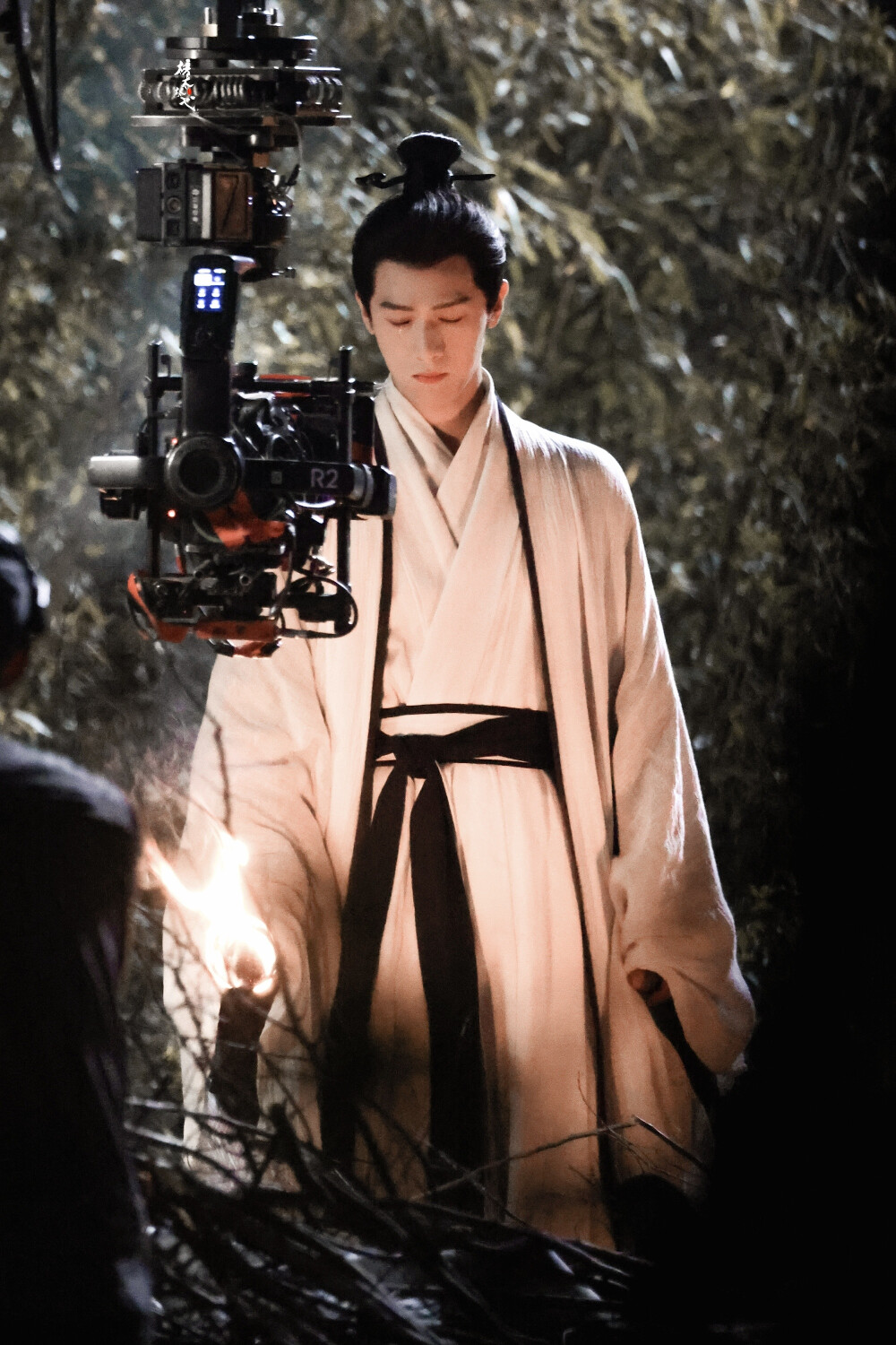 李昀锐 ‖ 冰湖重生◎诸葛玥
图源微博cr：梧木林弋_0824