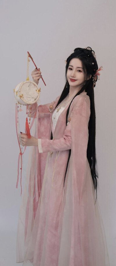 陈欣予《仿妆》