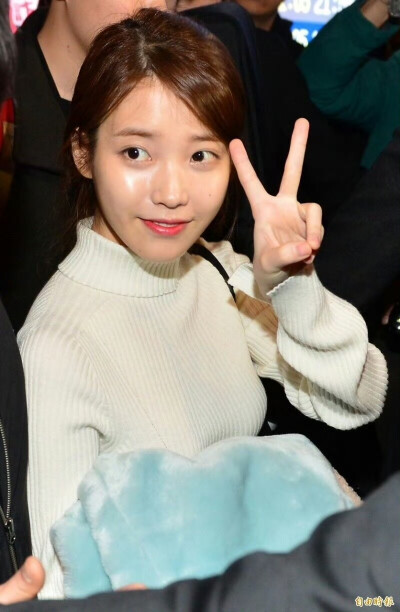 IU