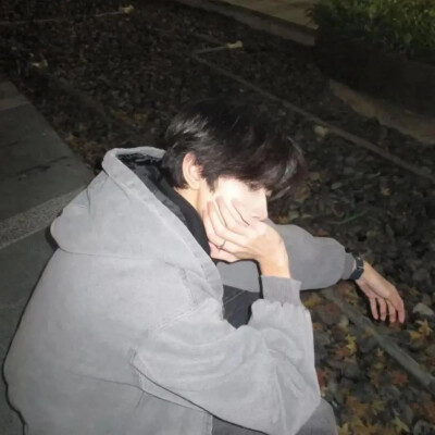 真人权威男头
