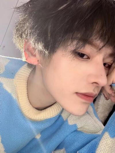 可爱男孩 黑发