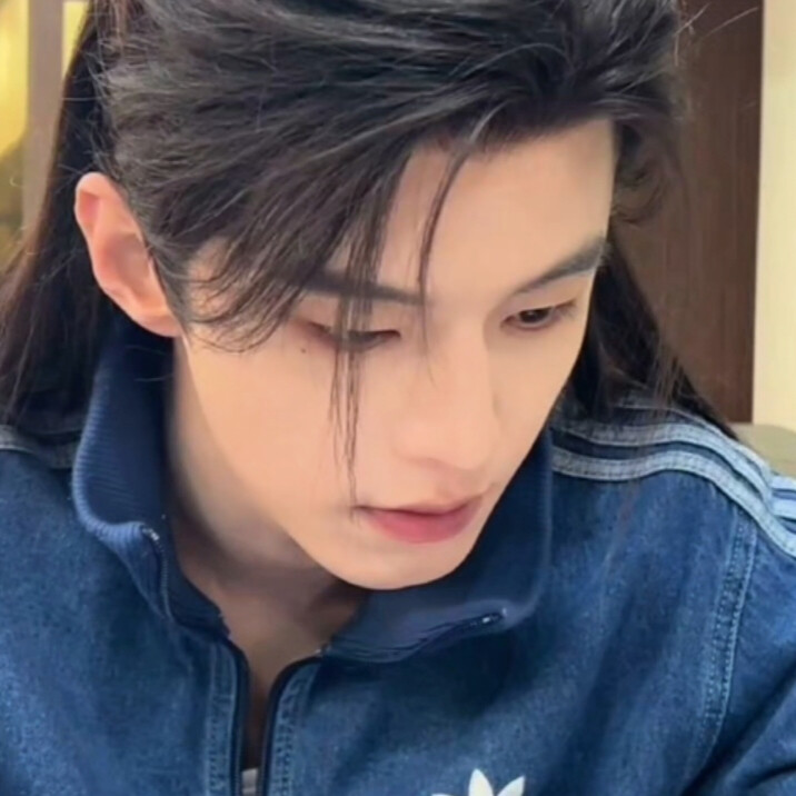 还有泪痣哦太子殿下