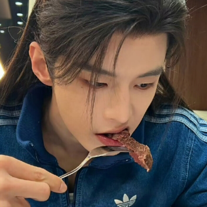 还有泪痣哦太子殿下