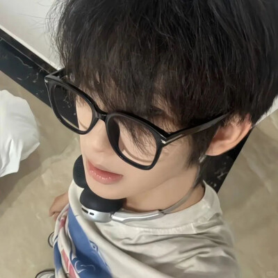 权威真人男头