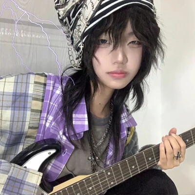 真人权威男头
