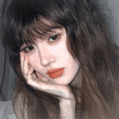 按下快门键｀
*鞠婧祎