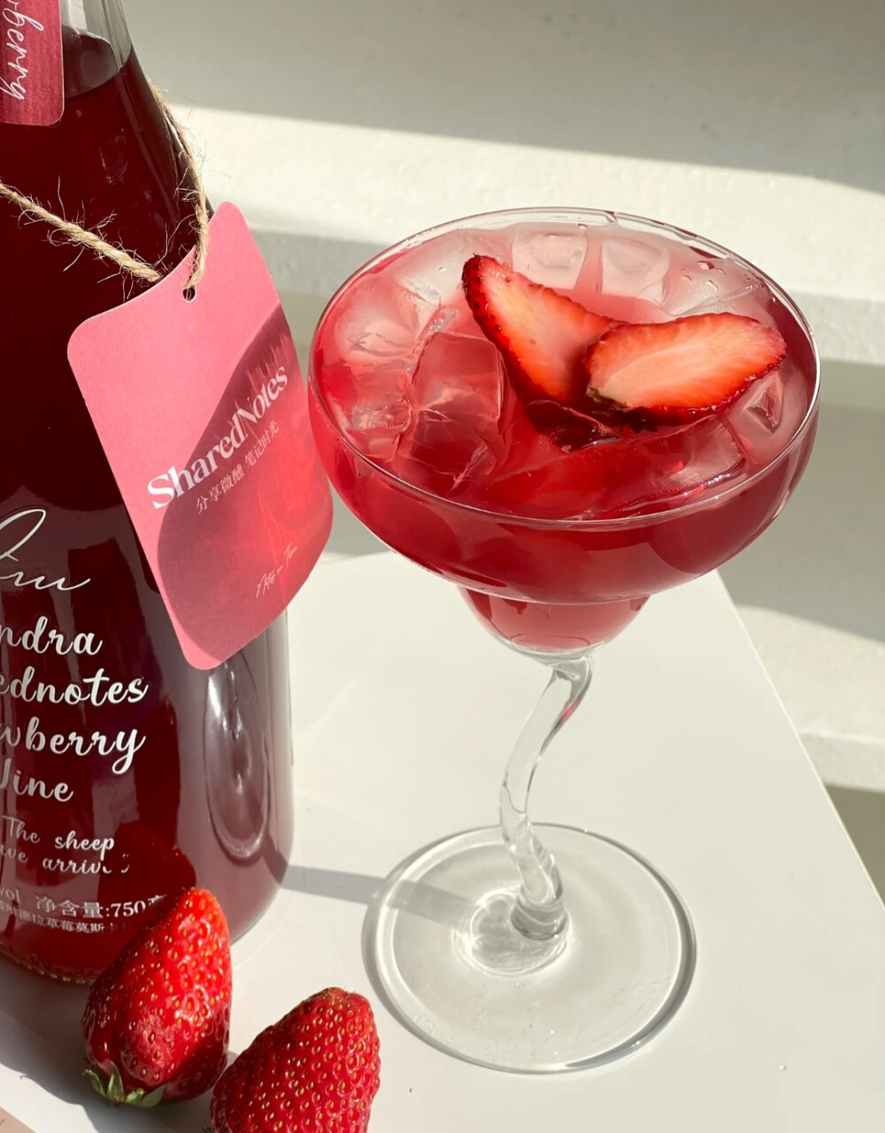 背景图/我知道 爱本质无异 是因为人多得拥挤.