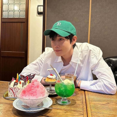 BY爱喝可乐的古娜小姐 韩国 金永大