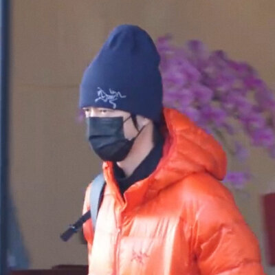 2025.2.13机场到达王一博在雅隆冰川攀冰