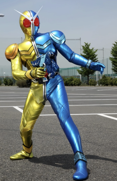 假面骑士双骑 (Double)，月神扳机。(侵权删)