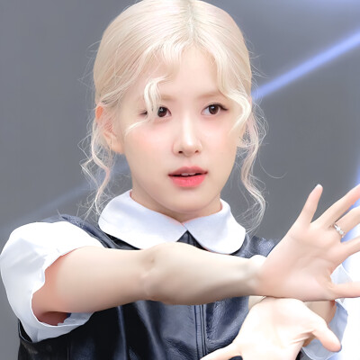  내가 널 사랑하는 만큼 눈이 온다면 봄은 오지 않을거
（如果雪如同我爱你那般降临 春天就不会来了）