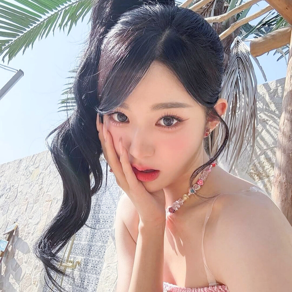 ₊⁺♡⊹夢の薬.‧ɞ⁺₊⊹
@tripleS周心语∣Xinyu
i/g:triplescosmos