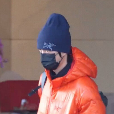 2025.2.13机场到达王一博在雅隆冰川攀冰