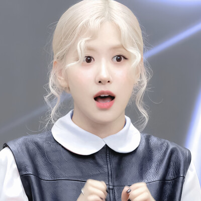  내가 널 사랑하는 만큼 눈이 온다면 봄은 오지 않을거
（如果雪如同我爱你那般降临 春天就不会来了）