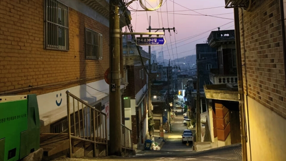 韩国场景（都市）素材.橙光
禁二传，可二改
使用请标注:莫小言
礼貌拿图
侵删（原图来源网络）