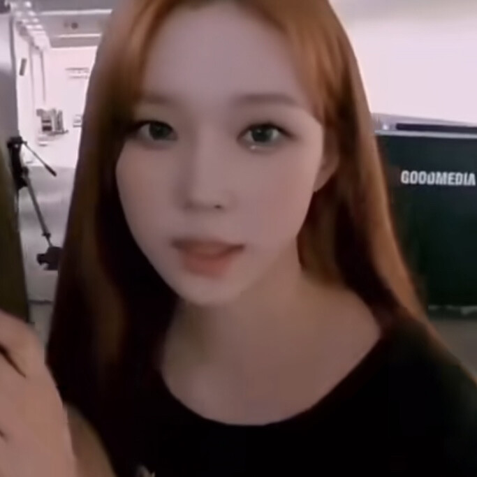 小狗亲亲金冬天