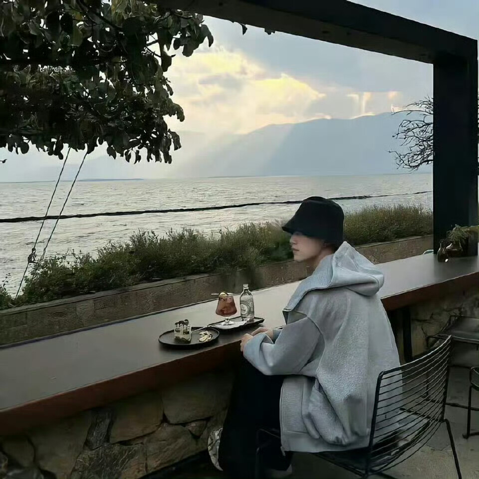 我总是心软 你说句想我 你再不好也一笔勾销 