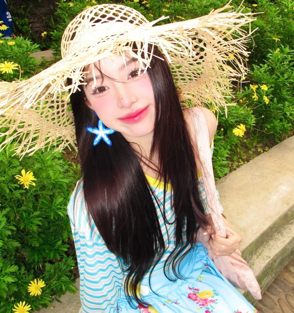 明媚女头