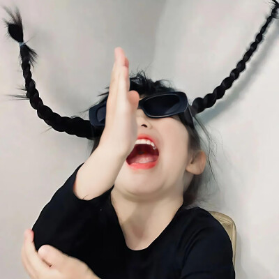 从不质疑真心，但真心瞬间万变，爱这东西，山高路远，全凭良心