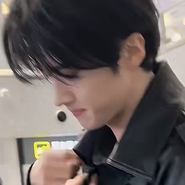 闫桉