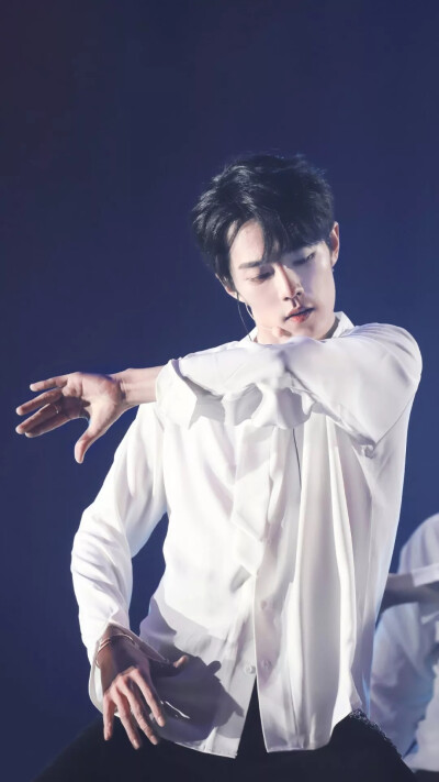 -肖战/壁纸