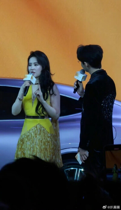 刘亦菲上海#智界品牌之夜#
刘亦菲华为鸿蒙智行智界品牌大使2025.4.17
