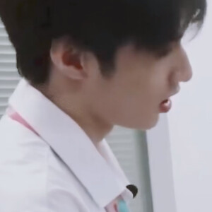 禁止小情小爱