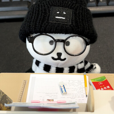 自嘲熊头像（微博：软糯鼻嘎）