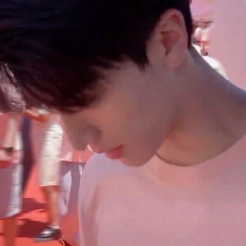 男神bhcs杀青了就把头发剪回来好吗