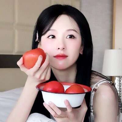 陈都灵头像