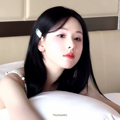 陈都灵头像