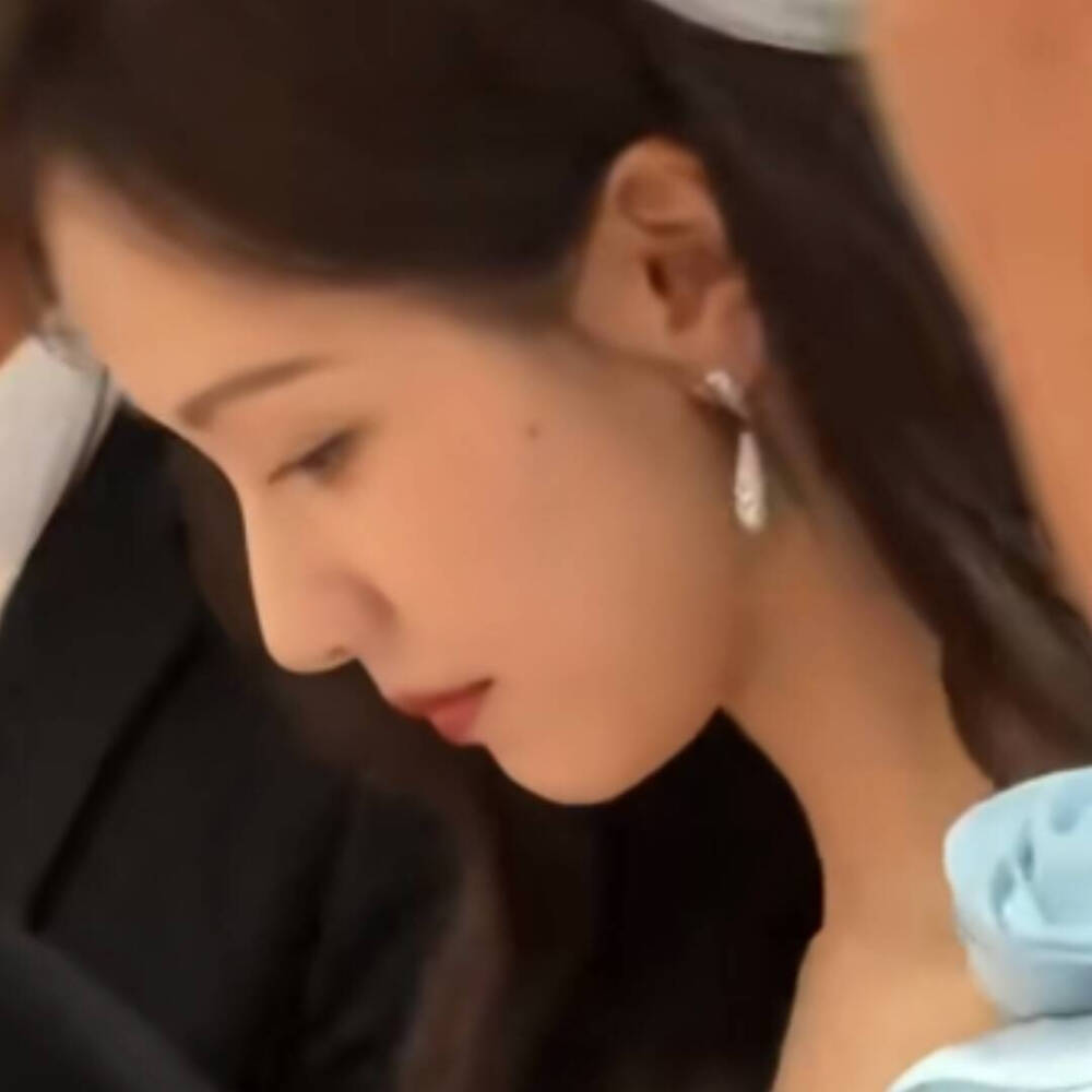 陈都灵