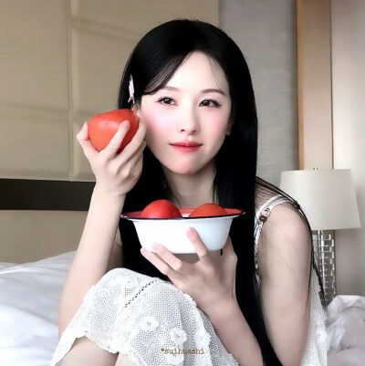 陈都灵头像
