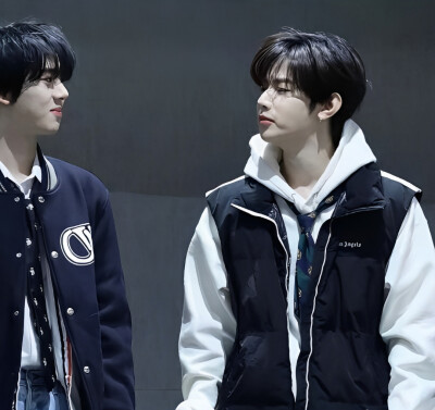 昊自维之情头
章昊韩维辰
禁二改二传
拿图吱声