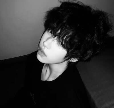 风格男头 拿图点赞关注