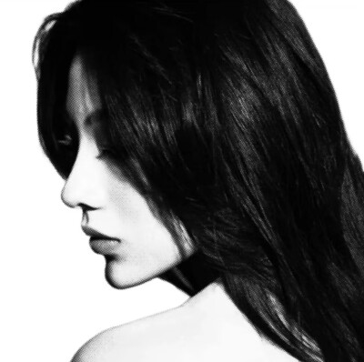 黑白女