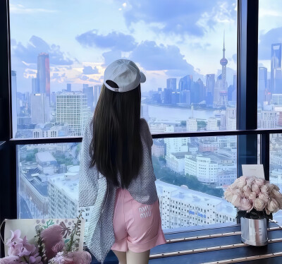 愿有岁月可回头，且以深情共白头