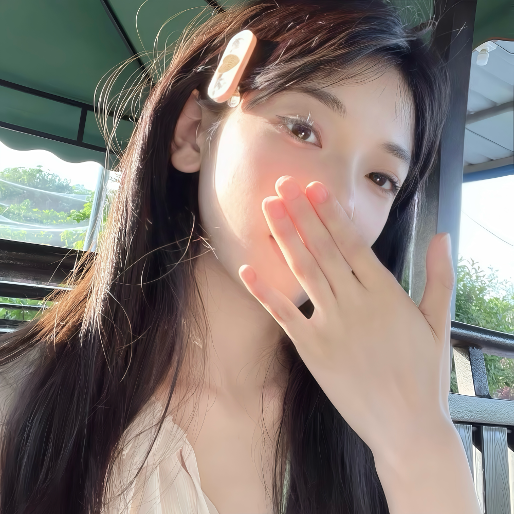 凌晨的海 难言的爱.
侵权删