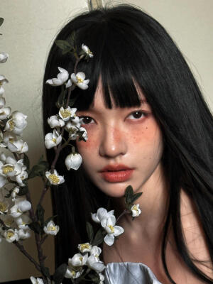 林允 ​​​