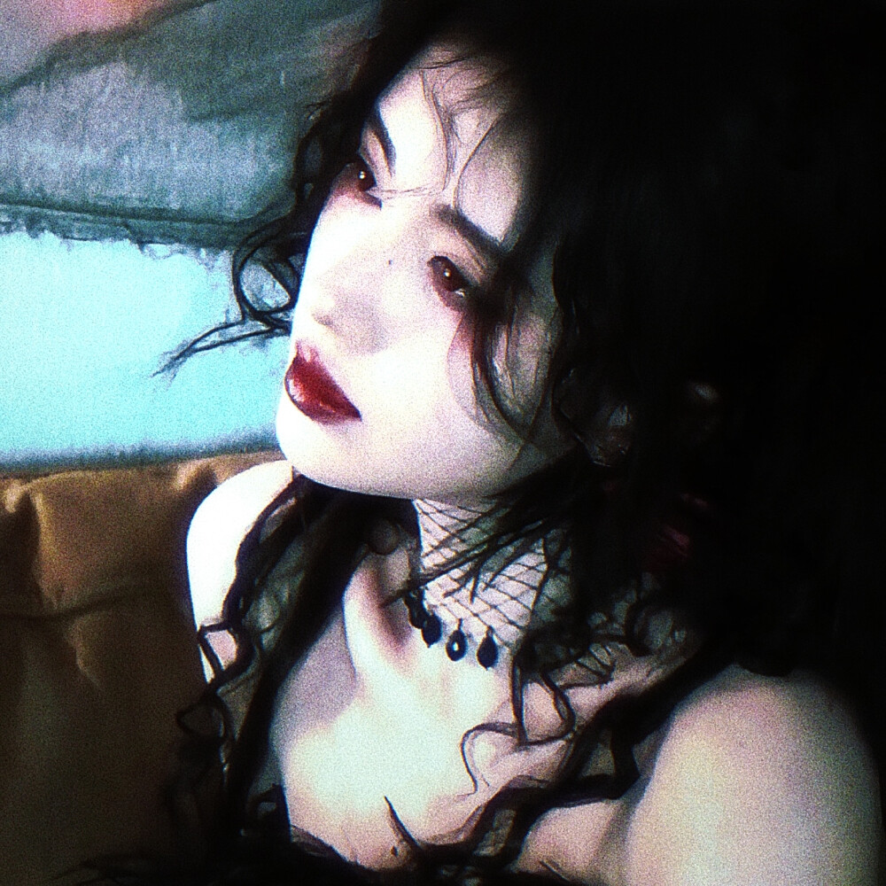 “橱柜里的娃娃，不应该任人摆布.”
“我们也有人的形态，有血有肉.”
原截cr陈妤