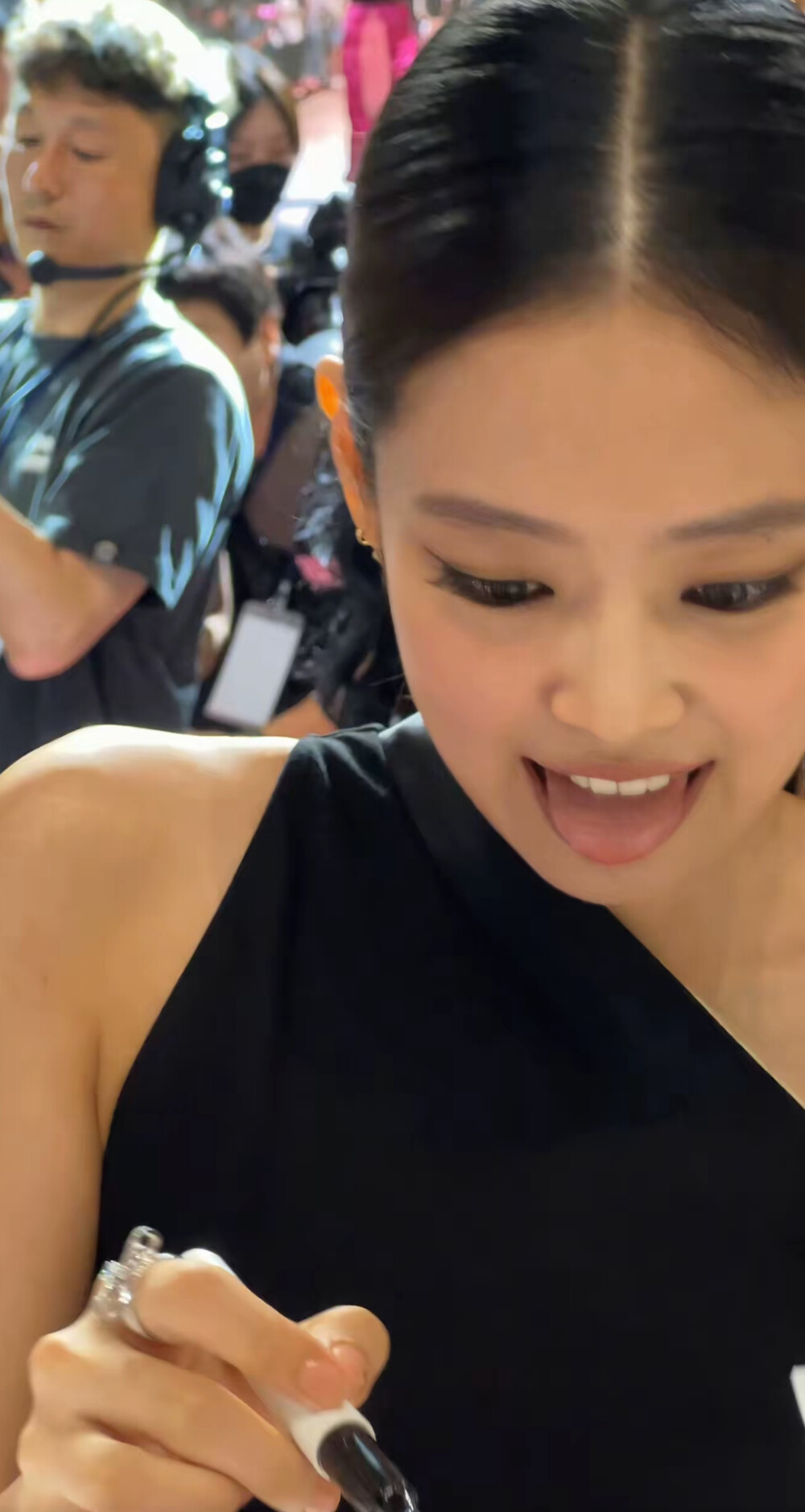 JENNIE