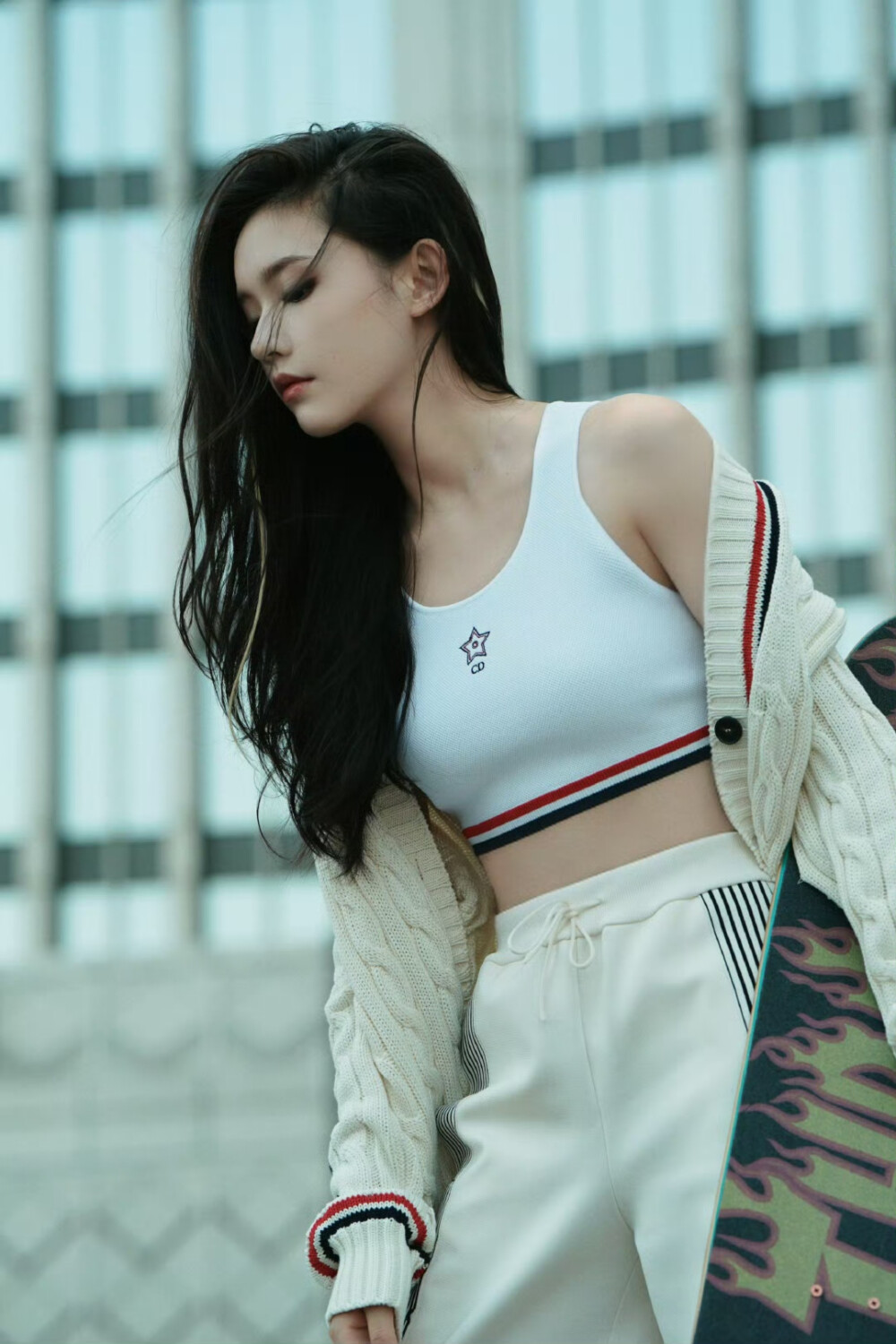 林允
