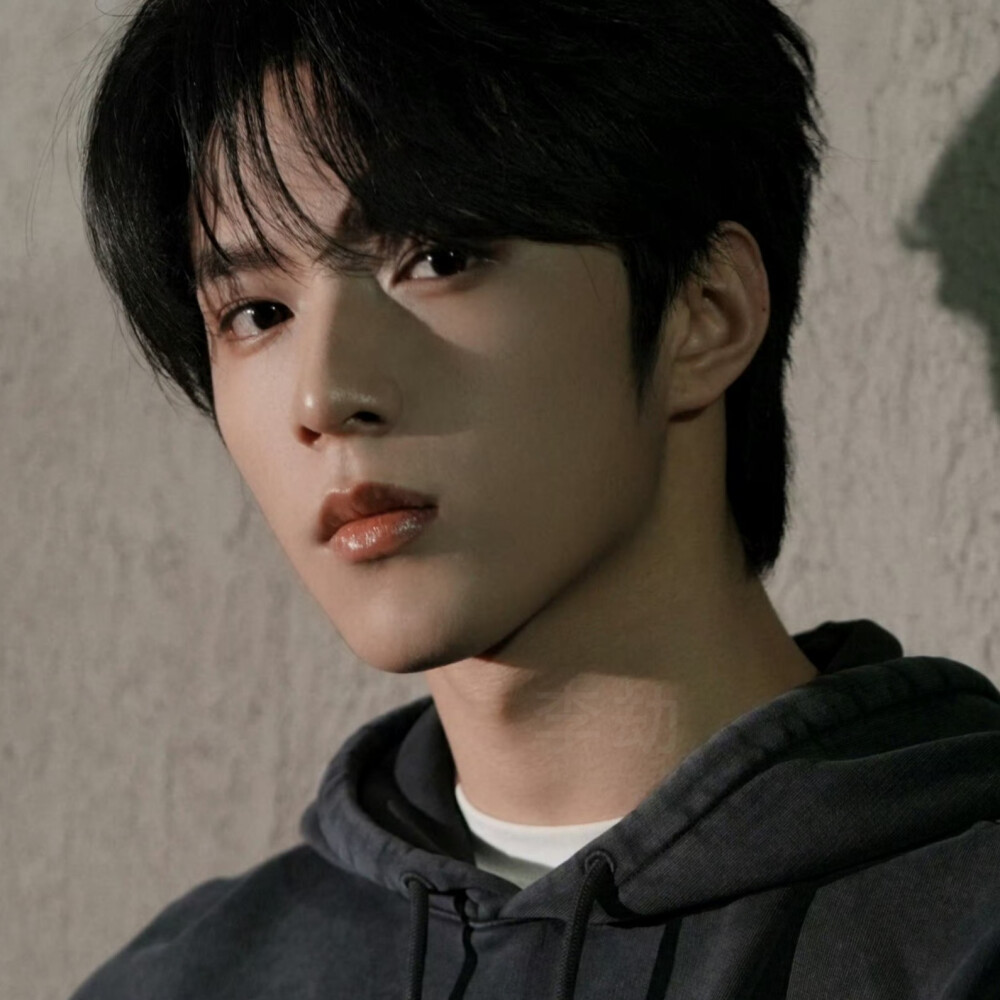 世界欠我一个她